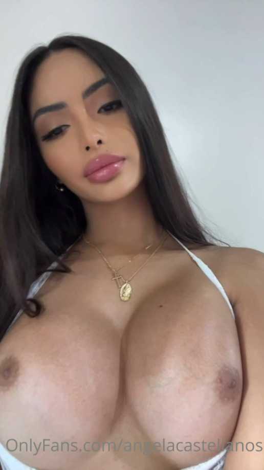 Angela Castellanos OnlyFans flashing