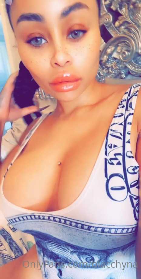 Blacchyna OnlyFans selfie vid