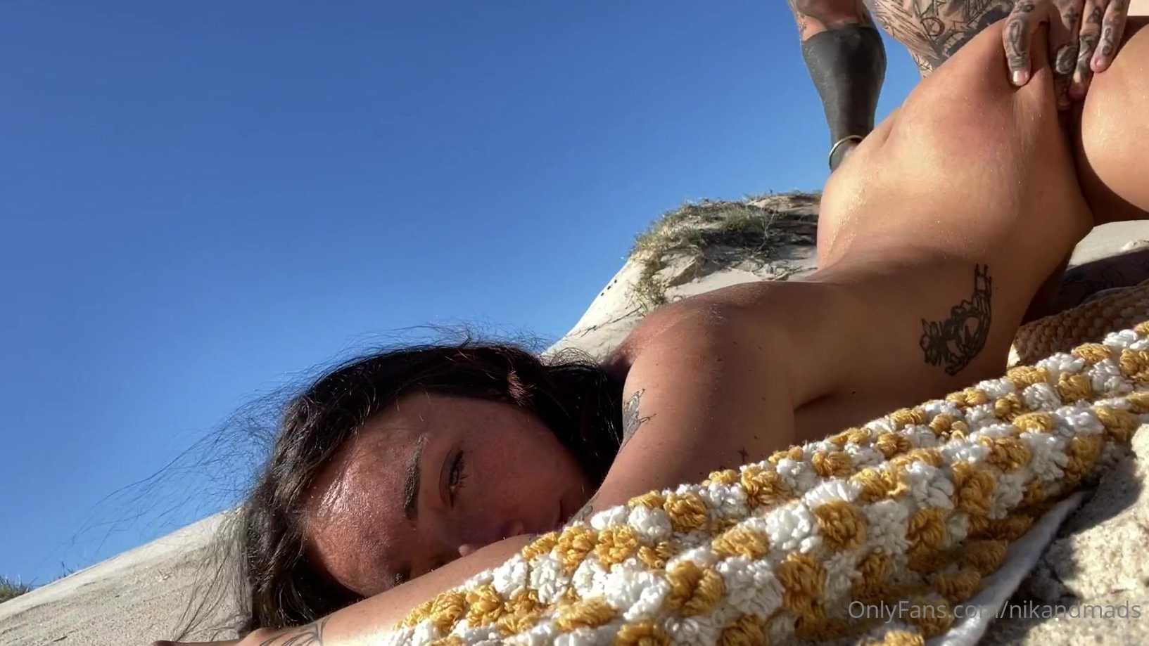 Maddie Neville Doggy Fucking On Public beach ONLYFANS