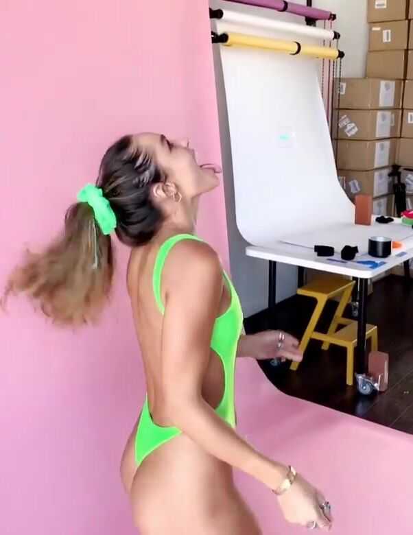 Sommer Ray green bikini